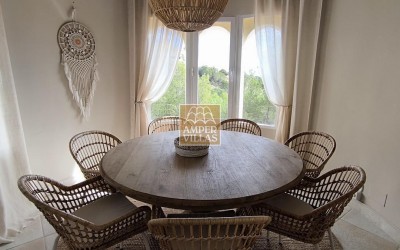 Fantastic villa with panoramic sea views.